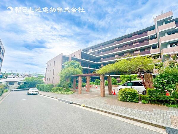 自慢したくなるマイホーム！流行に左右されない上質な佇まい！！　満たされる時間をじっくり堪能できそうです　洗練されたものにふれることでもっともっと『おうちじかん』が充実したものになるでしょう！