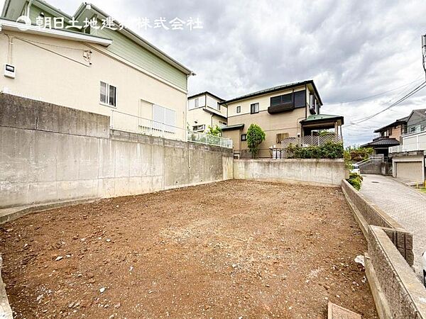 閑静な住宅地の立地の為、気持ちよく過ごすことが出来そうです！やさしい陽とやわらかな風が生活を彩ります　ゆとりがあり、心地よく落ち着いて過ごせる日常は次世代にもつなげていきたい大切な資産です！