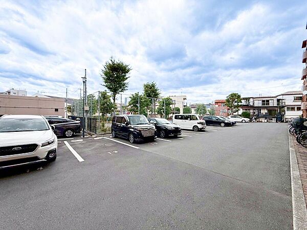 ～共用部の駐車場～