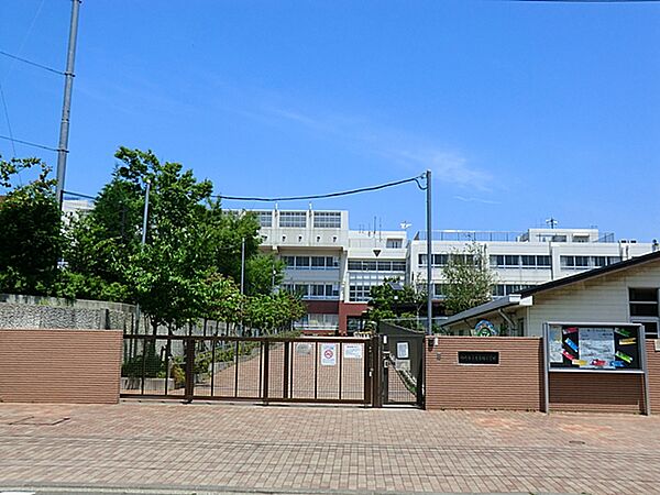 川崎市立古市場小学校まで約600ｍ