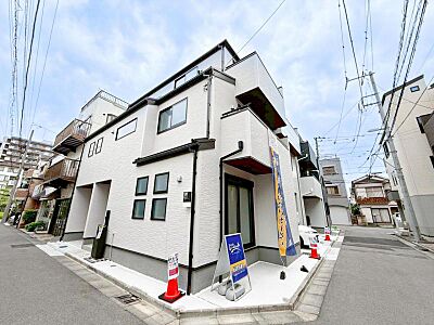 外観：家の良し悪しだけではなく周辺環境も重要なポイントとなります！ご案内時に周辺環境もご案内いたします！流行に左右されず将来にわたって価値が継続する佇まい！良好な住環境が保たれたエリアで新生活を過ごせます 