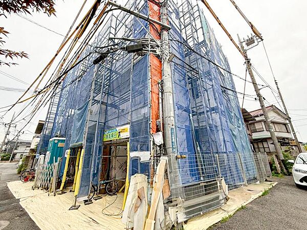 開放感があり日当りも良好です！目の前に広がる開放感とゆとり。暮らしの夢を育む住まいがここにあります！穏やかな風と陽光を導き、プライバシーに配慮された設計プランで居住性を一段と心地よいものにしています！