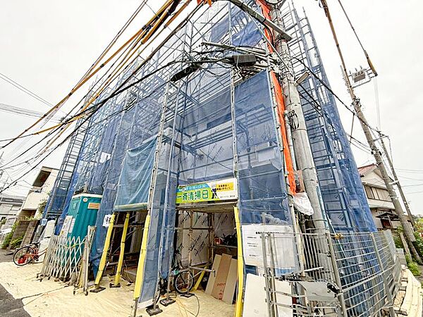 緑に恵まれたエリアで、自然に包まれた穏やかな暮らしを実現！！緑の潤いを感じながらホッと生活できそう。四季の移り変わりを感じられる贅沢な空間で、暮らしの夢を育む、あらたな住生活をスタートしてみませんか？