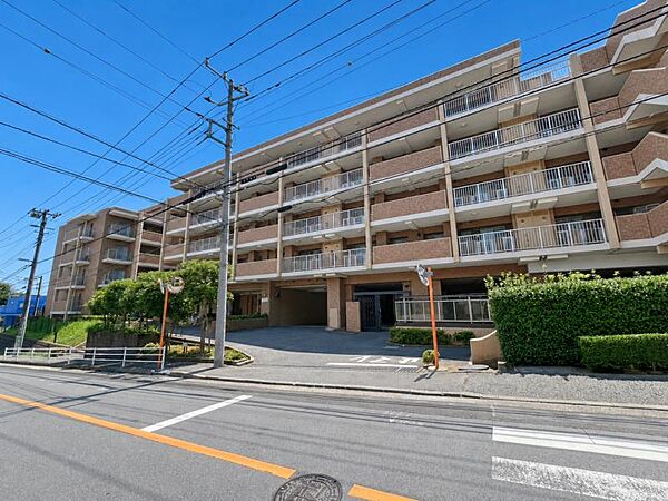 陽射しと心地よい風が自慢の立地！新鮮な空気と光が広がる空間！