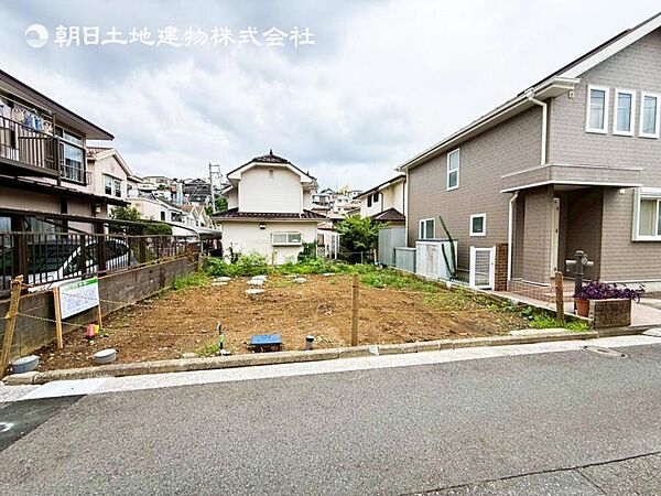 陽射しと心地よい風が自慢の立地！新鮮な空気と光が広がる空間！生活を豊かにする大切なファクターです！　快適な住居がもたらす洗練された充足は生活に満足をあたえ、本当の豊かさを感じることができるでしょう！