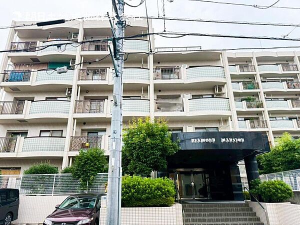 【内外観】住むほどに深まる愛着、使い込むほどに馴染む風合いを大切にしていただけるデザインに。