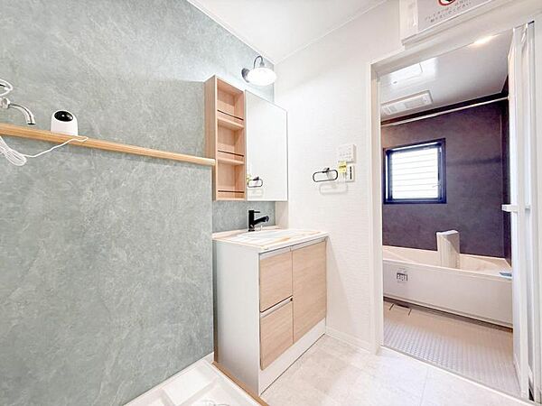 使用頻度の高い場所だからこそ便利な空間に。多人数での使用も考えた便利な空間です