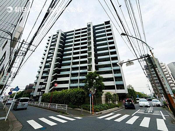 【内外観】毎日のお散歩も快適な緑に恵まれた閑静な住宅地は、伸び伸びスローライフを叶えてくれます。
