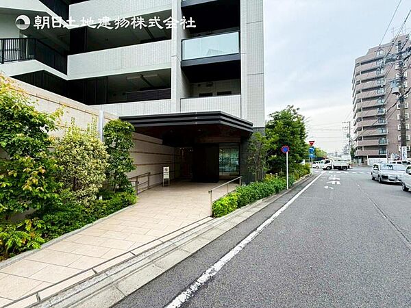 【内外観】お住まい探しは、物件そのものだけでなく、前面道路や土地の形状、敷地間口、周辺環境も重要です。