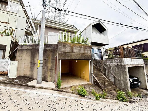 閑静な住宅地の立地の為、気持ちよく過ごすことが出来そうです！やさしい陽とやわらかな風が生活を彩ります　ゆとりがあり、心地よく落ち着いて過ごせる日常は次世代にもつなげていきたい大切な資産です！