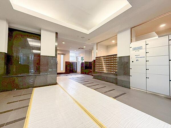 【エントランス】重厚感の溢れるエントランスはマンションの顔！帰宅時、来客時に誇れる空間を演出します！
