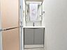 洗面：使用頻度の高い場所だからこそ便利な空間に。多人数での使用も考えた便利な空間です（家具等は一部CGです。）