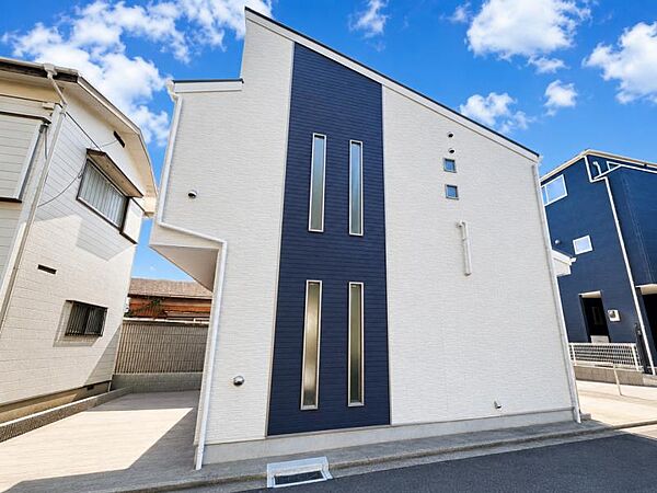 毎日のお散歩も楽しく緑に恵まれた静かな住環境となります！！！伸び伸びスローライフを叶えてくれる物件！自然豊富な季節の移ろいを身近に感じられる環境は空間に彩りを添えておしゃれな住空間を作り上げます！