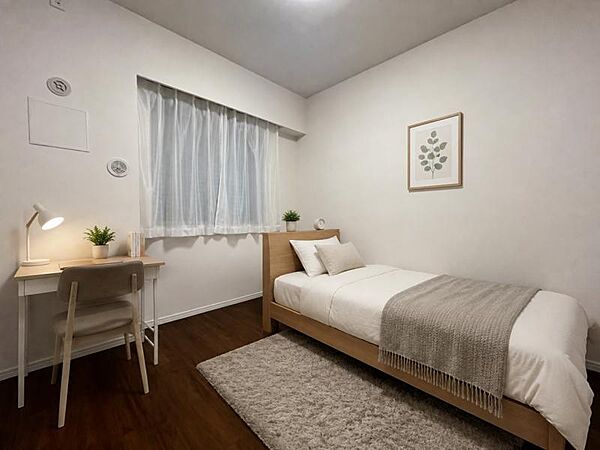 居室はひとり時間を過ごせる安らげるお部屋として活用できます！収納スペースあり！荷物が多くても十分！ベッドや勉強机、テレビなどを置きたい場合におすすめ！！過ごす時間が長くてもゆったり過ごせそうですね！※