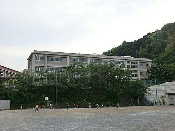 横須賀市立浦郷小学校まで約1110ｍ