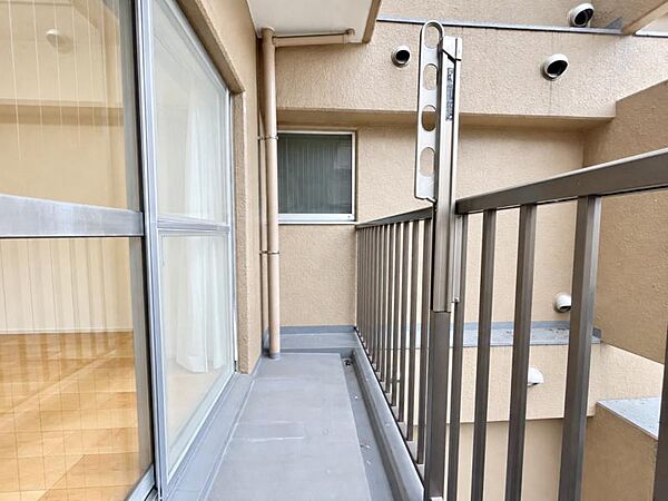 陽当たりと開放感を楽しめるバルコニーです。※一部CGです