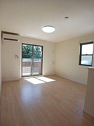 アランチャII 1階ワンルームのリビング/ダイニング