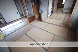 西沢台町貸住宅 5DKのリビング/ダイニング