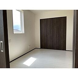 ＡＮＩＭＡＬ　ＫＩＮＧＤＯＭ 2階1LDKのリビング/ダイニング