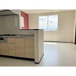 ＡＮＩＭＡＬ　ＫＩＮＧＤＯＭ 1階1LDKのリビング/ダイニング