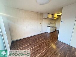 ヴィラ30 1階ワンルームのリビング/ダイニング