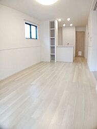 マルベリーガーデン　I 1階1LDKのリビング/ダイニング