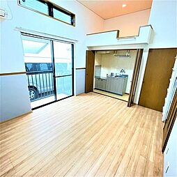 ノーブルカーム 103 1階ワンルームのリビング/ダイニング