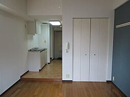 ヴィラ森林公園 305 3階ワンルームのリビング/ダイニング