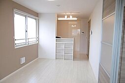 クレストコート岩切 205 2階1LDKのリビング/ダイニング