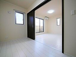 ララ・ポート 201 2階1LDKのリビング/ダイニング