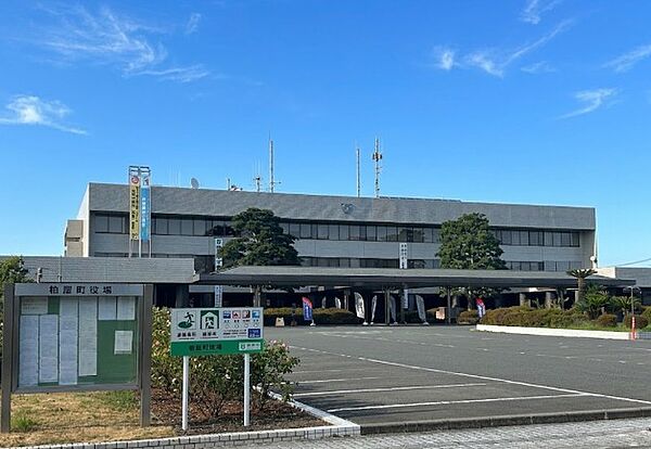 粕屋町役場（428m）