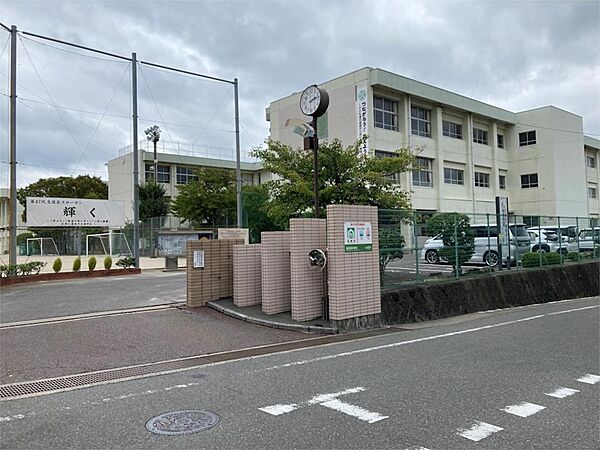 春日市立春日西中学校（839m）