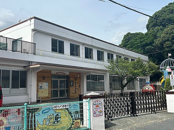 西徳寺幼稚園（502m）