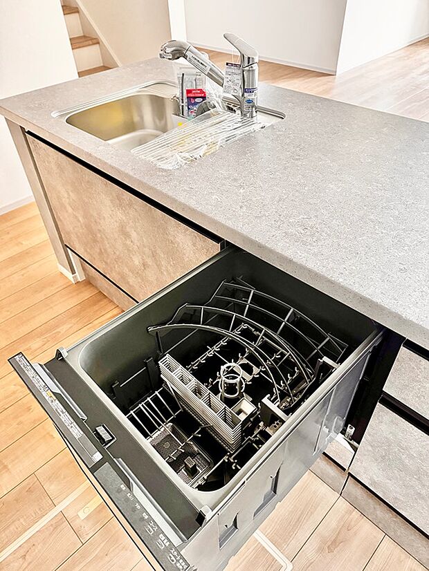 ビルトインタイプの食洗器です