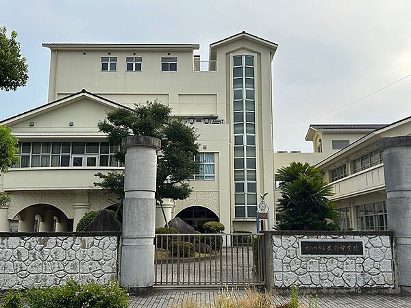 大野城市立大野中学校（642m）