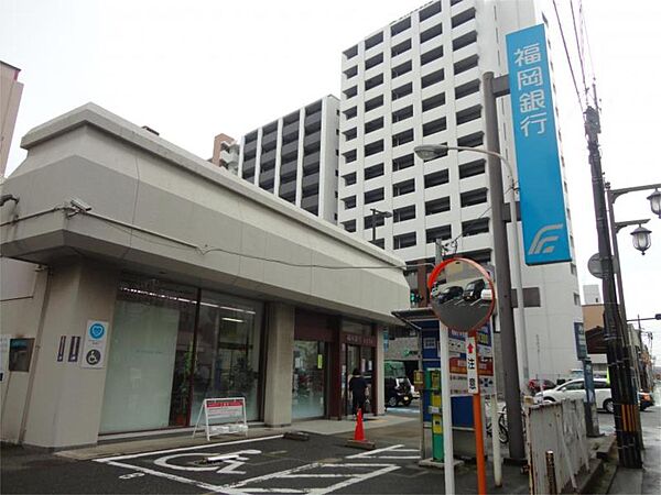 福岡銀行住吉支店（706m）