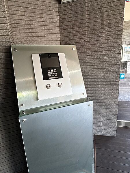 オートロック設備で、セキュリティを強化。安心の暮らしをサポートします。