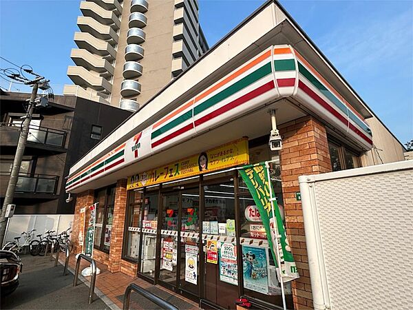 セブンイレブン 板付バス停前店（400m）
