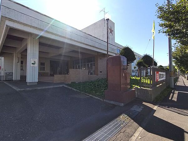 【周辺環境/中学校】芦別市立芦別小学校まで1300ｍ（徒歩17分）