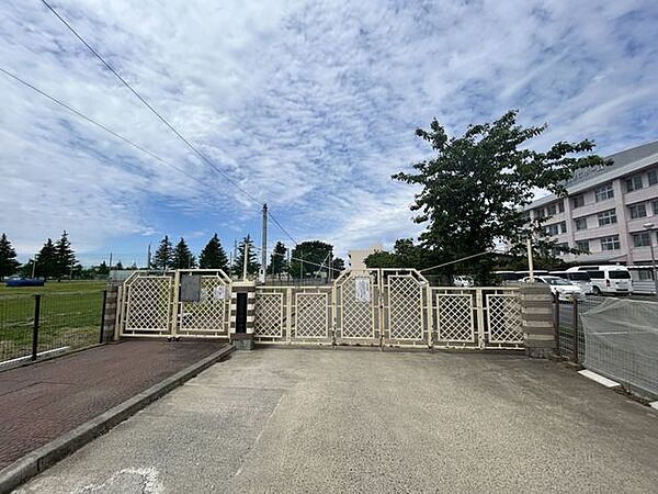 【周辺環境/中学校】石巻市立青葉中学校まで750ｍ（徒歩10分）