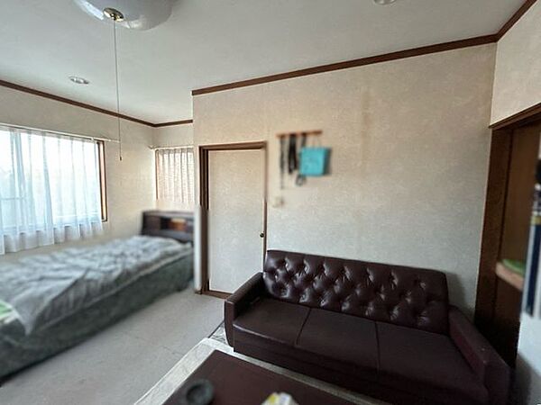 【洋室4】広さは約8.5帖。