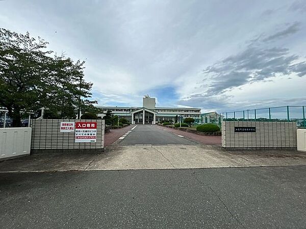 徒歩61分。加美町立鳴峰中学校 4820m