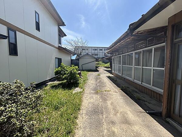 【庭】
