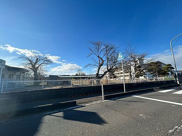 石巻市立前谷地小学校 徒歩13分。 970m