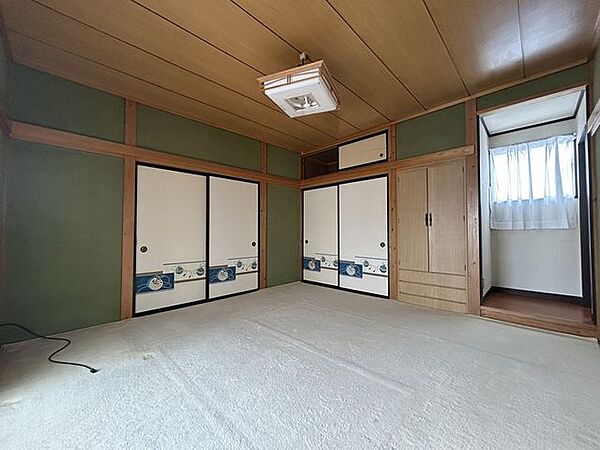 【2F和室6】約8帖。続き間としても利用可能な和室です。開放的な和空間を演出します。