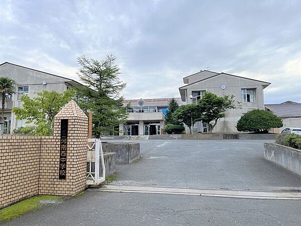 石巻市立河南西中学校 徒歩88分。 7040m