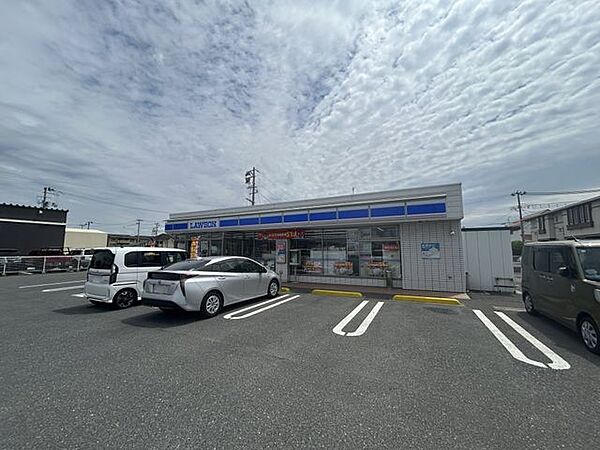 徒歩4分。ローソン石巻門脇店。 280m