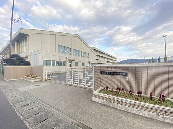 石巻市立住吉中学校 徒歩7分。 550m