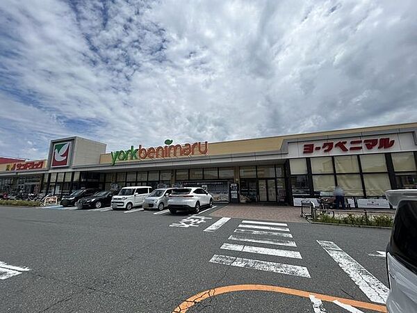 徒歩8分。ヨークベニマル石巻中里店 570m