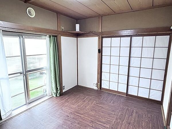 【1階和室】約6帖。